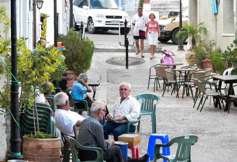 Kotzias Beach Apartments