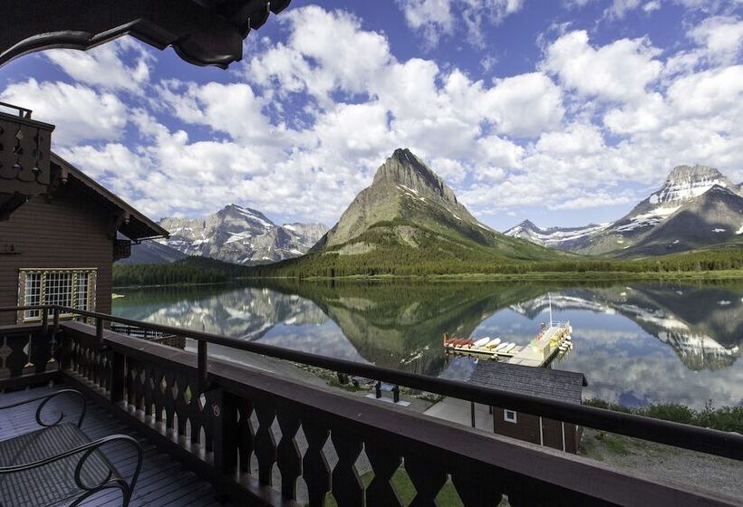 Many Glacier Hotel   Inside The Park