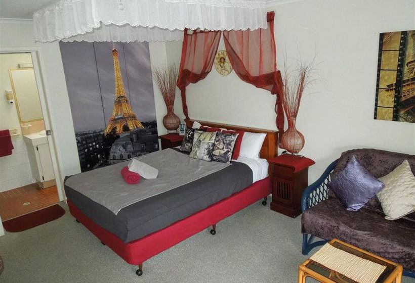 Cotton Tree Beach Motel