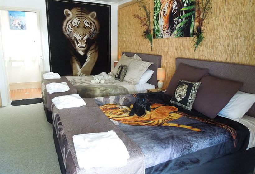 Cotton Tree Beach Motel