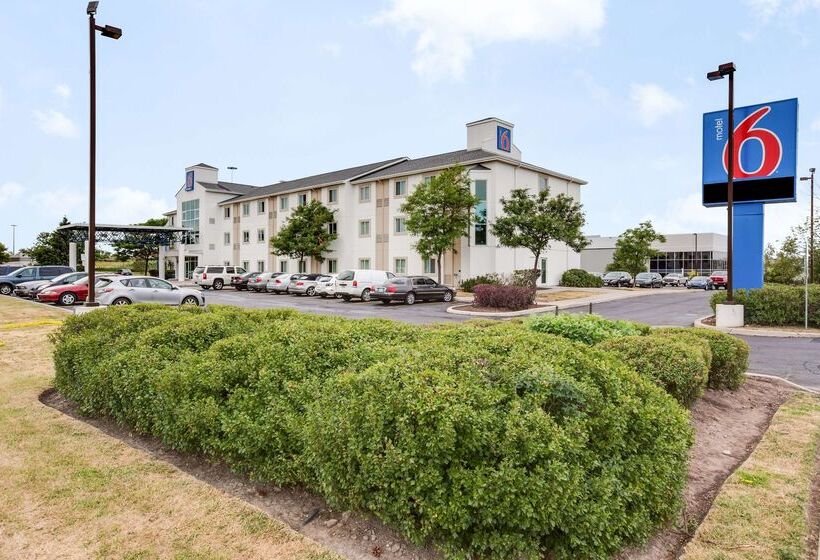 Motel 6 Brampton, On Toronto