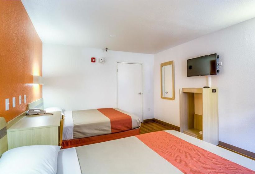 Motel 6 Chicago - Elk Grove