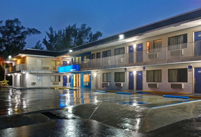 Motel 6 Dania Beach