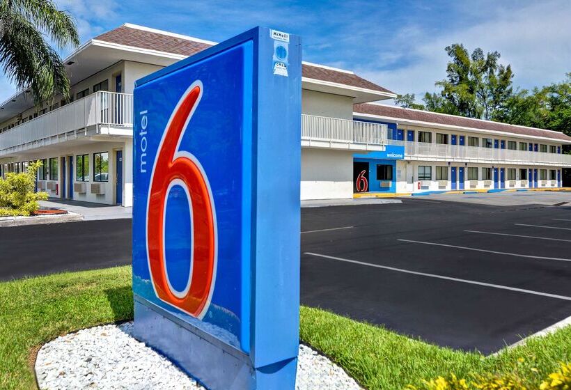 Motel 6 Dania Beach