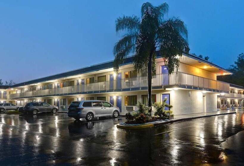 Motel 6 Dania Beach