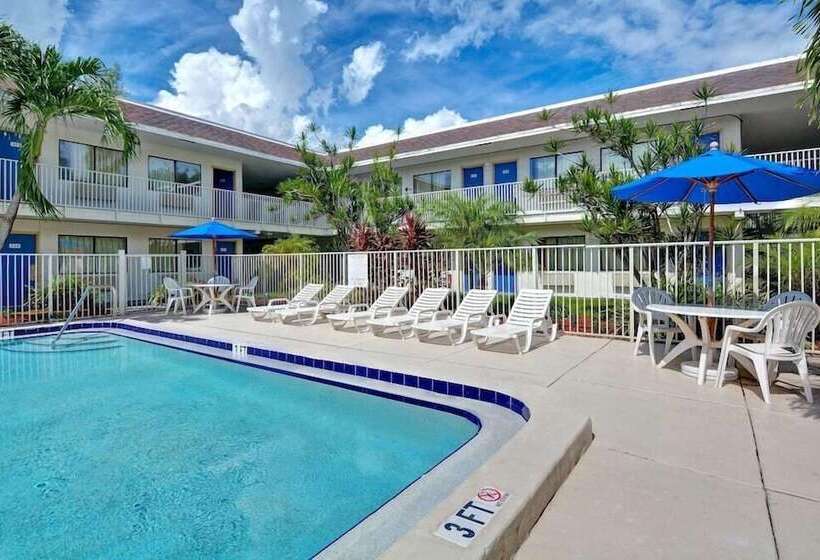 Motel 6 Dania Beach