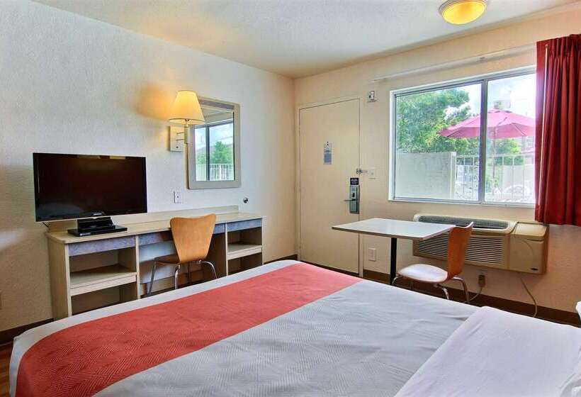 Motel 6 Kingsville, Tx