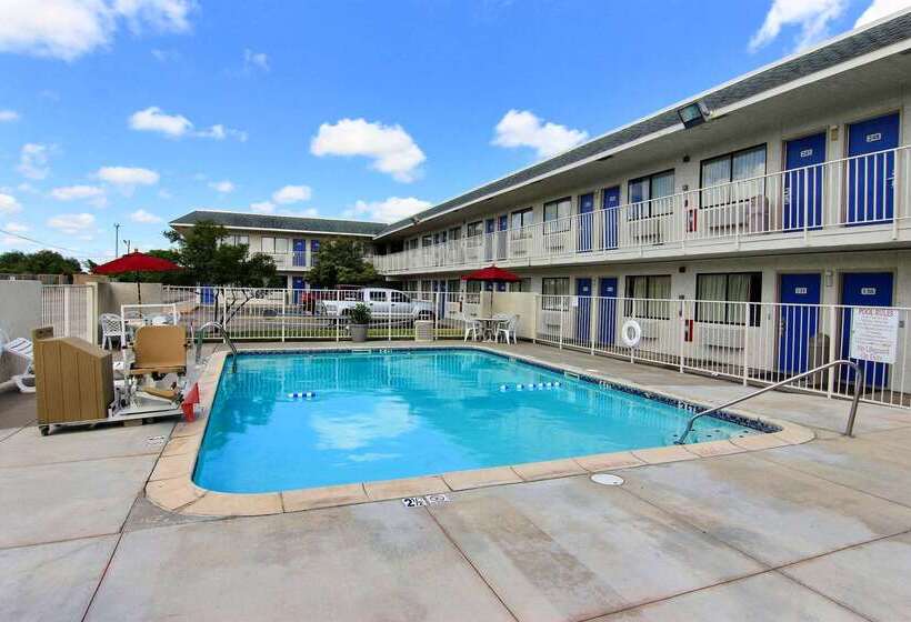 Motel 6 Kingsville, Tx