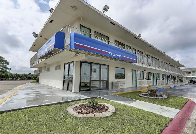 Мотель Rodeway Inn & Suites