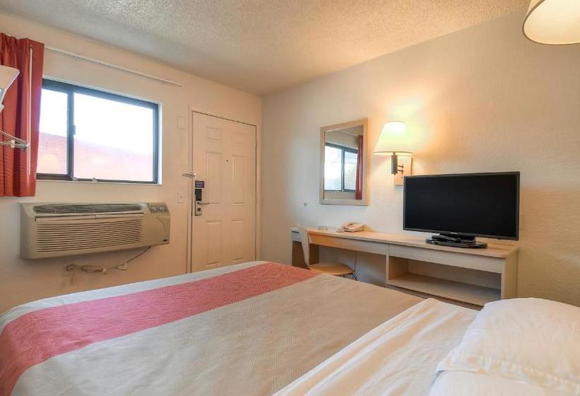 Motel 6 Los Angeles  Harbor City