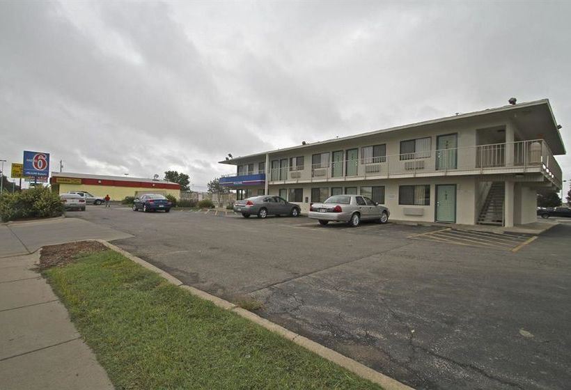 Motel 6 Manhattan Kansas