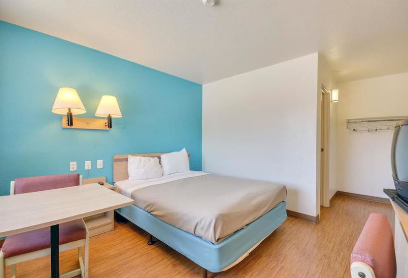 מוטל Rodeway Inn