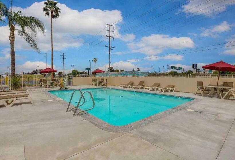 Motel 6 San Bernardino, Ca   South