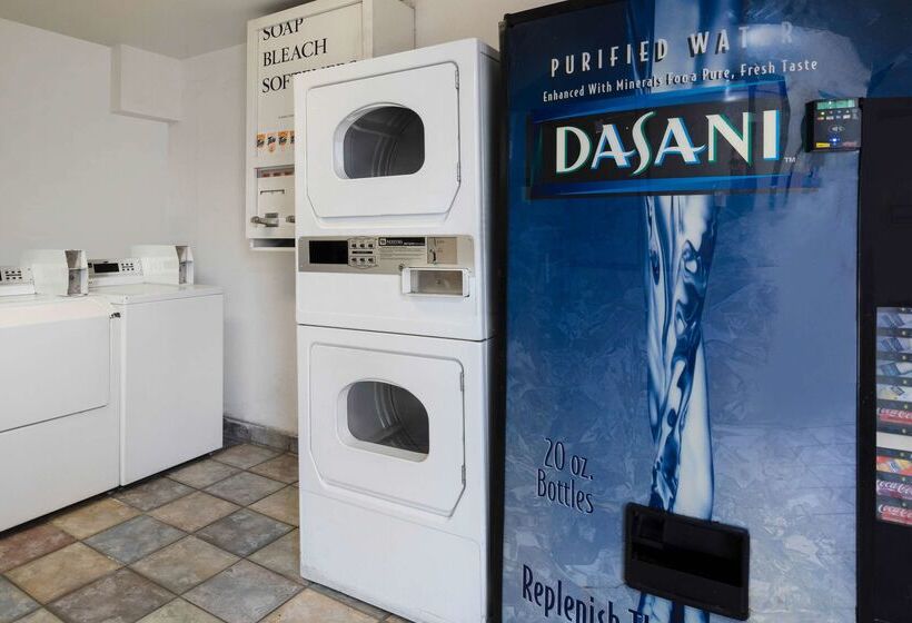 מוטל North Hills Inn