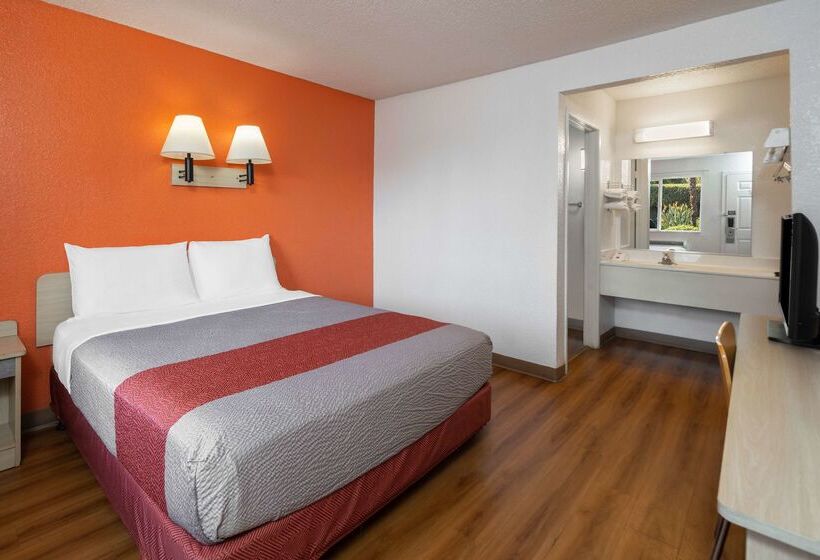 מוטל North Hills Inn