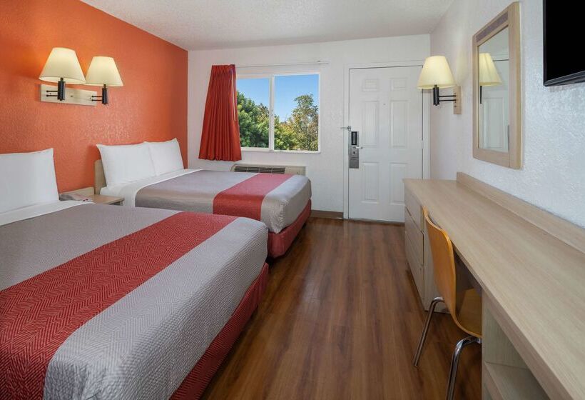 מוטל North Hills Inn