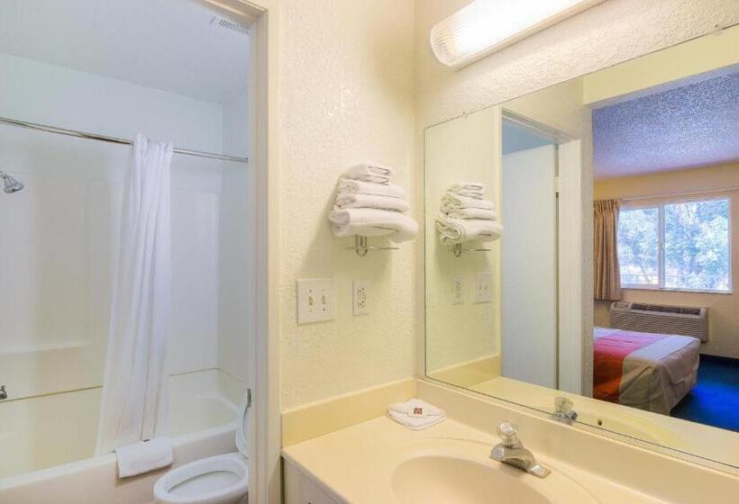 מוטל North Hills Inn