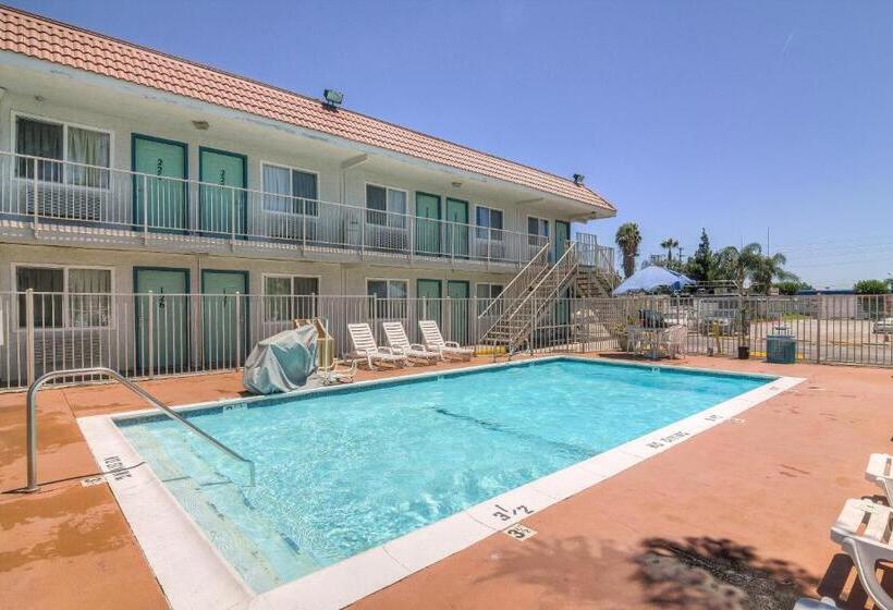 מוטל North Hills Inn