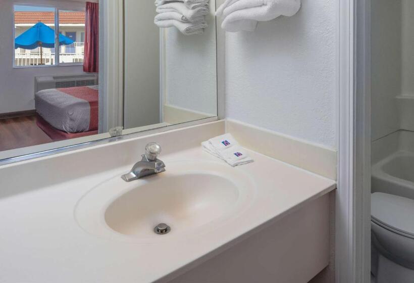 מוטל North Hills Inn