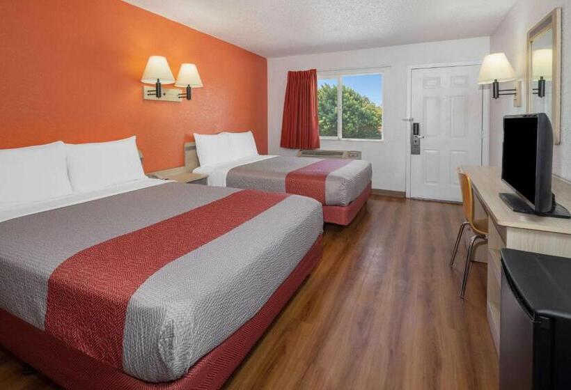 מוטל North Hills Inn