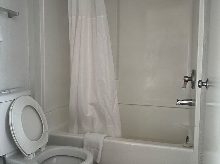 מוטל North Hills Inn