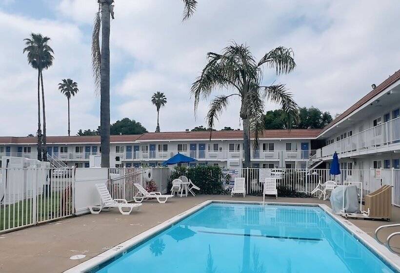 מוטל North Hills Inn