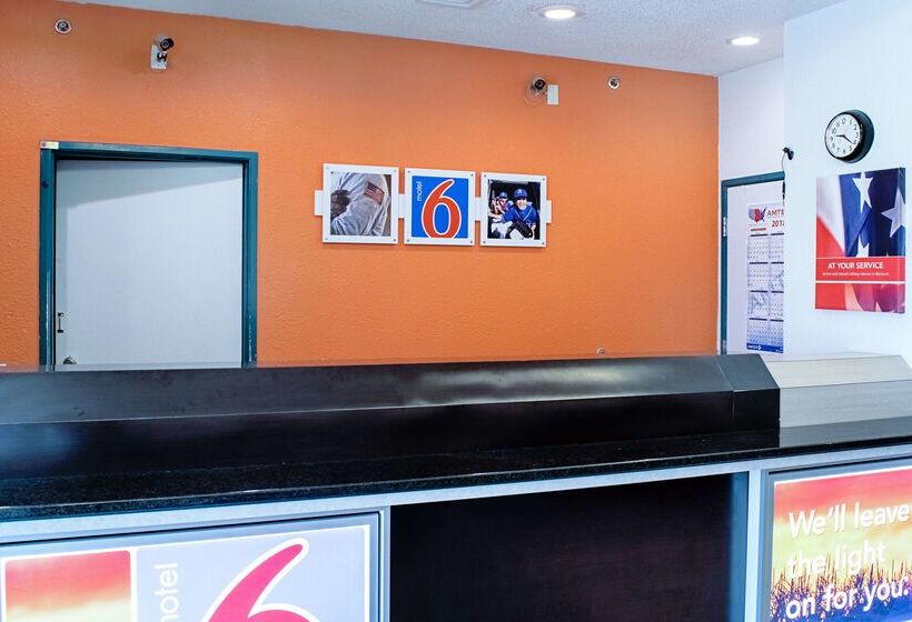 Motel 6 Seymour, In   North