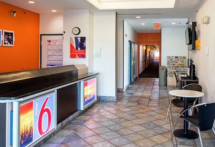 Motel 6 Seymour, In   North