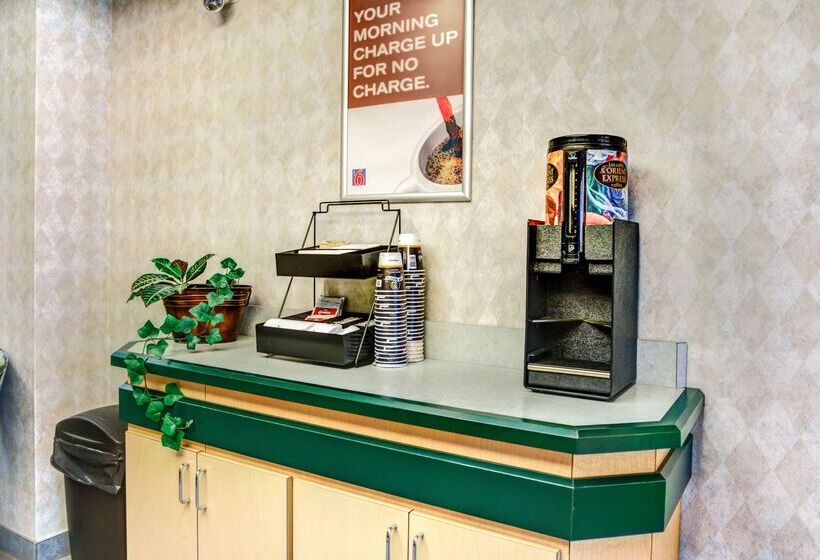 Motelli Days Inn By Wyndham Stony Plain