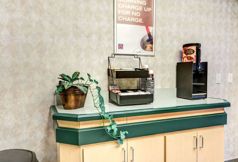 Motelli Days Inn By Wyndham Stony Plain