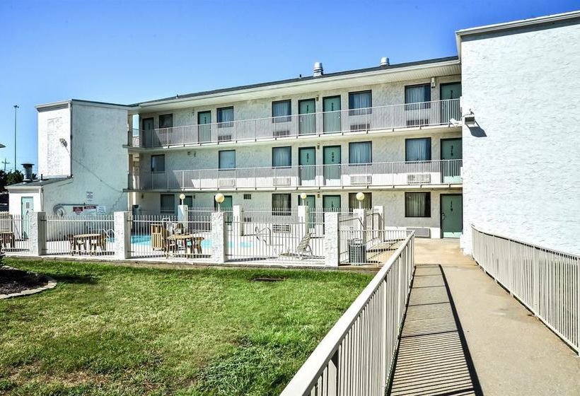 汽车旅馆 Relax Inn Topeka