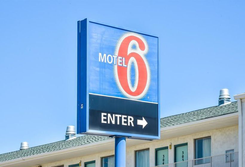 汽车旅馆 Relax Inn Topeka