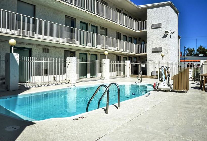 汽车旅馆 Relax Inn Topeka