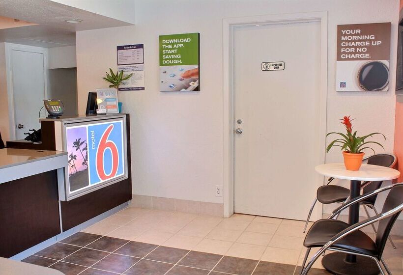 Motel 6 Atascadero, Ca