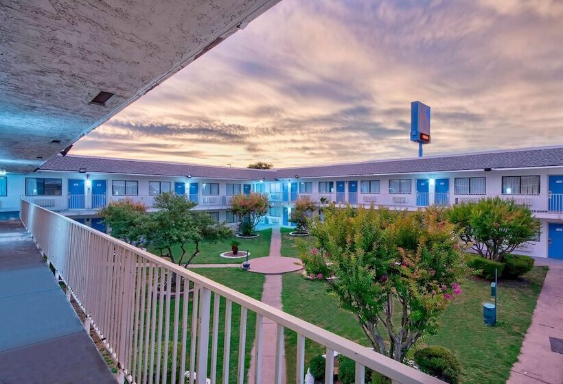 Motel 6austin, Tx  North