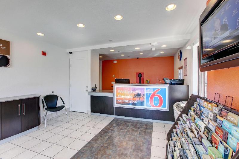Motel 6bellflower, Ca  Los Angeles