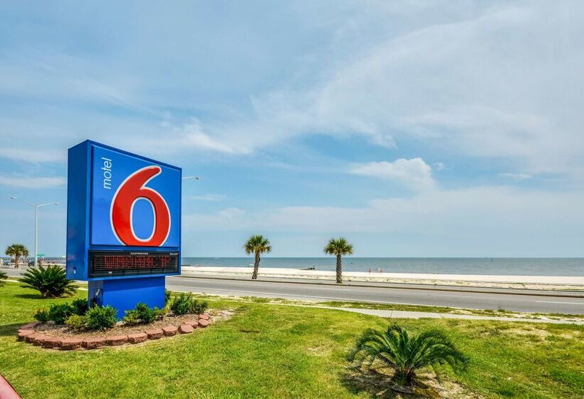 Motel 6biloxi, Ms  Beach