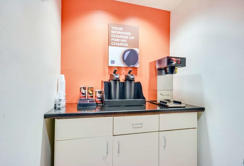 Motel 6biloxi, Ms  Beach