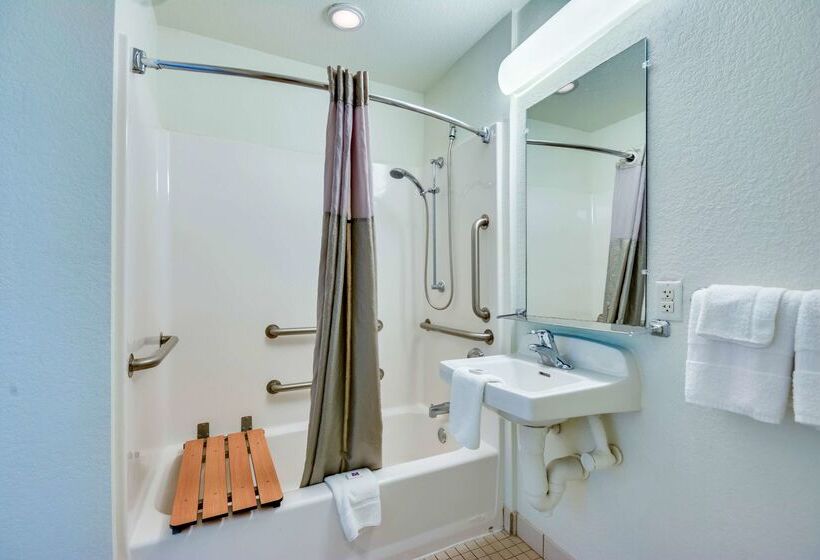 Motel 6biloxi, Ms  Beach