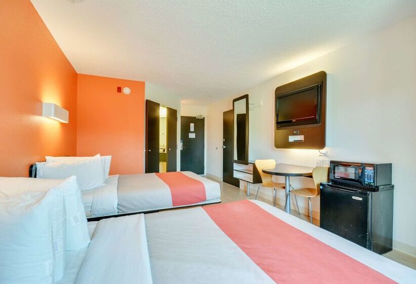 Motel 6biloxi, Ms  Beach