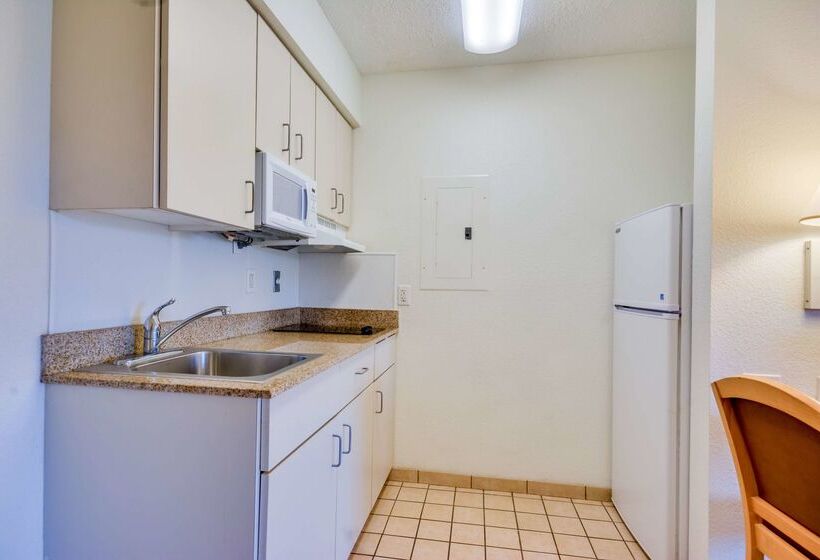 Motel 6biloxi, Ms  Beach