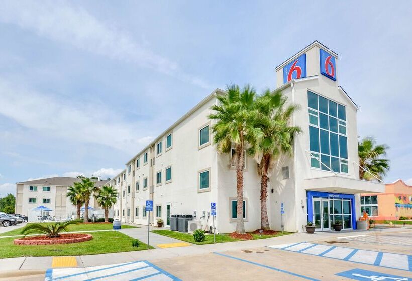 Motel 6biloxi, Ms  Beach