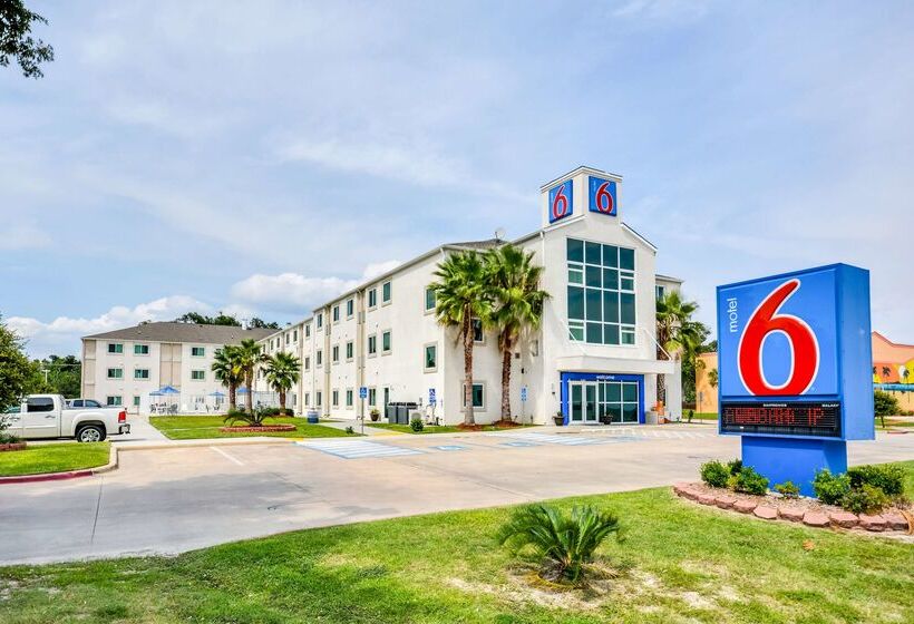 Motel 6biloxi, Ms  Beach