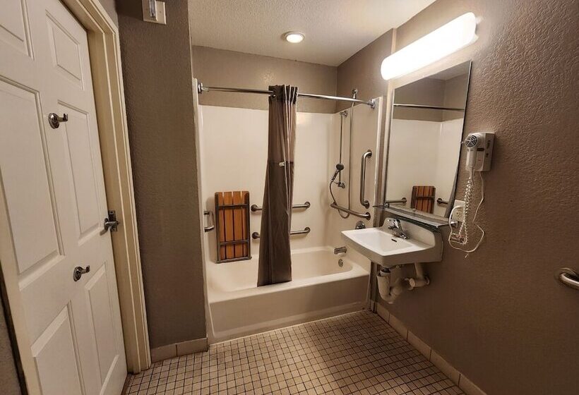 Motel 6biloxi, Ms  Beach