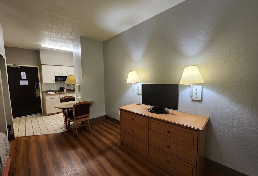 Motel 6biloxi, Ms  Beach