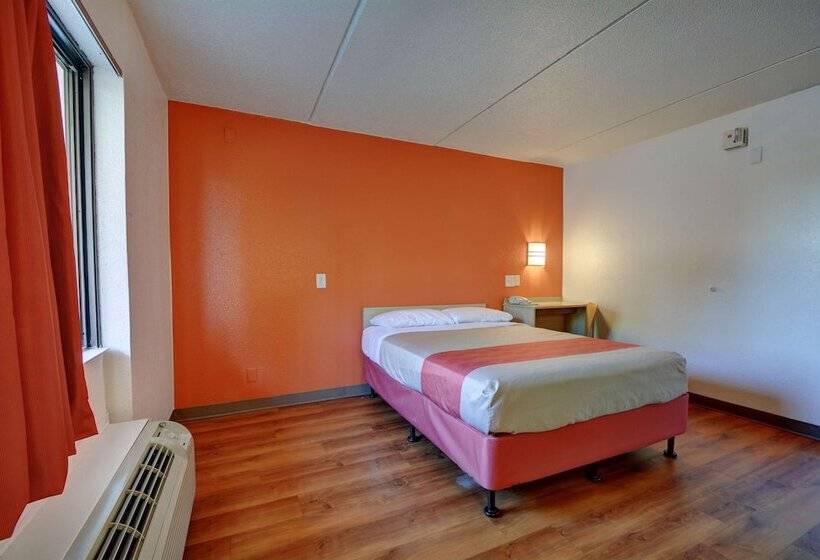 Motel 6chicopee, Ma  Springfield