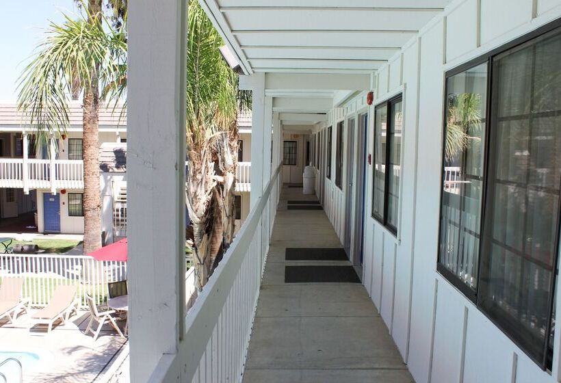 Motel 6coalinga, Ca  East