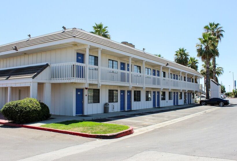 Motel 6coalinga, Ca  East