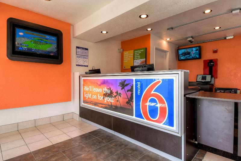 Motel 6escondido, Ca