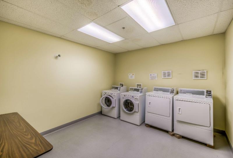 Motel 6estevan, Sk